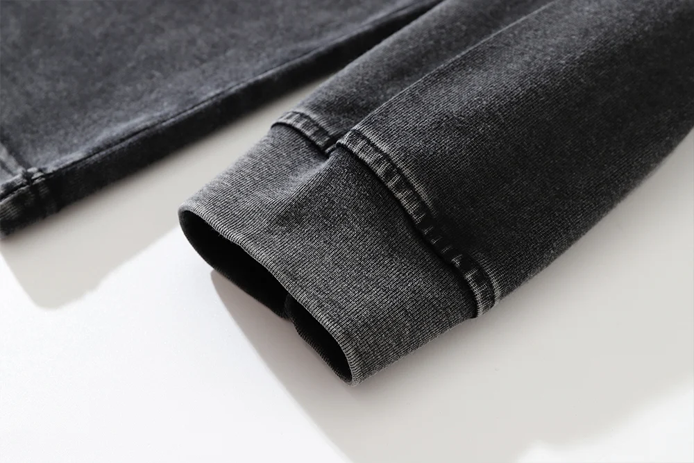 Maglia a manica lunga uomo con stampa personaggio street americano, brand fashion hip hop. Stile high street per un look urban e alla moda. — foto 13