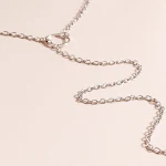 Colar Curto Simples com Ilhós para Mulher Um acessório elegante e fácil de usar que complementa seu visual diário com um toque charmoso. — foto 5