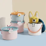 Balde de armazenamento portátil de plástico com desenhos animados para brinquedos infantis, fácil de limpar e transportar, ideal para organização. — foto 13