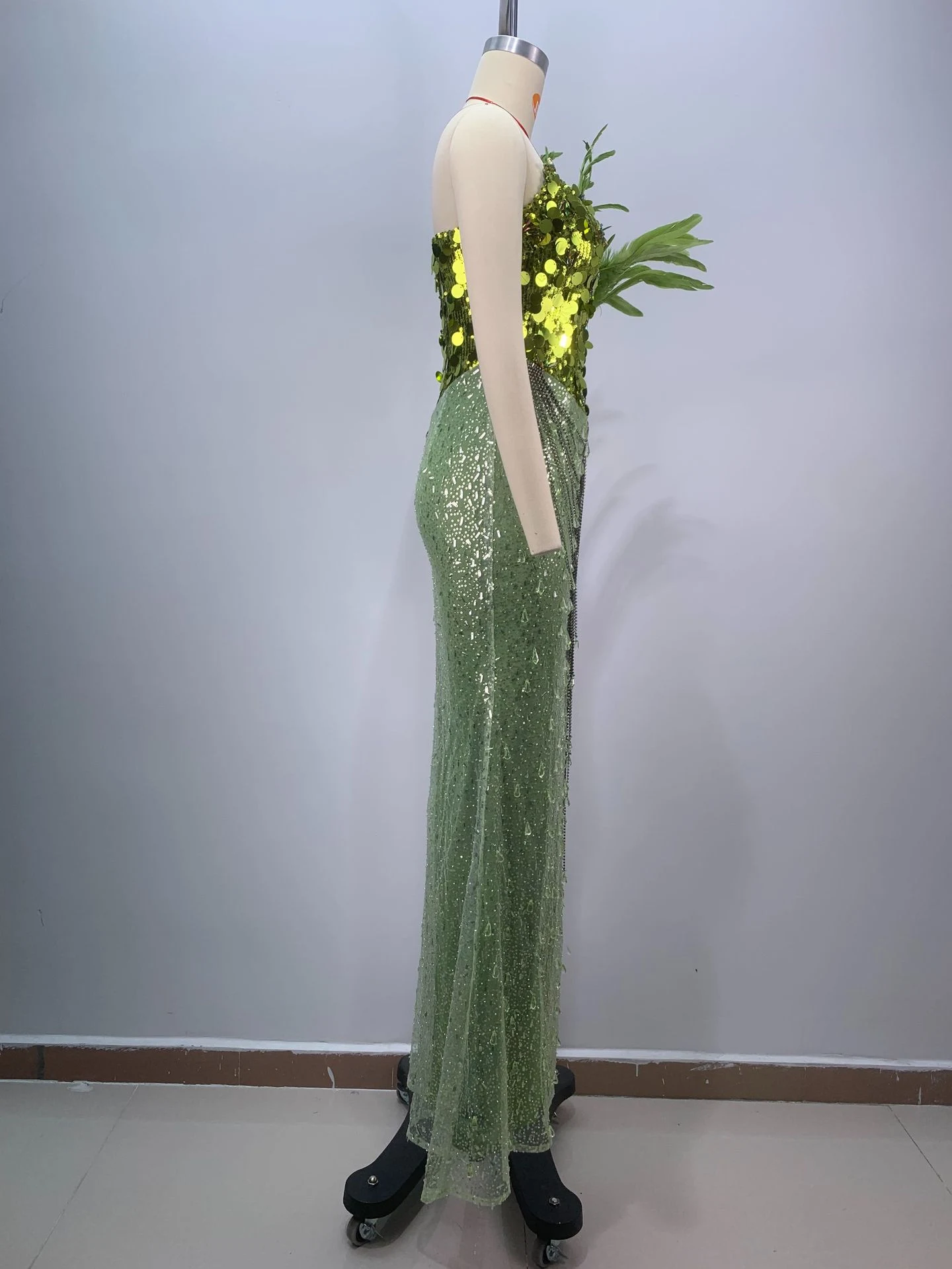 Title 4, Green Sequins Luxury Feather Sexy High Split Tu...