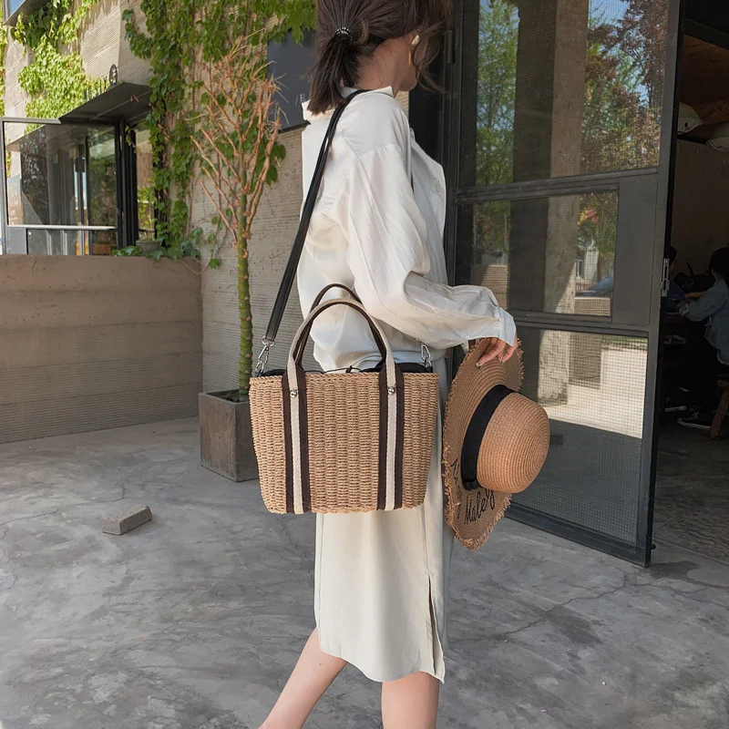 Nova Bolsa Feminina de Férias Estilo Coreano Bolsa de Palha de Ombro Único Ideal para Praia e Viagens. Conforto e Elegância no Verão. — foto 4