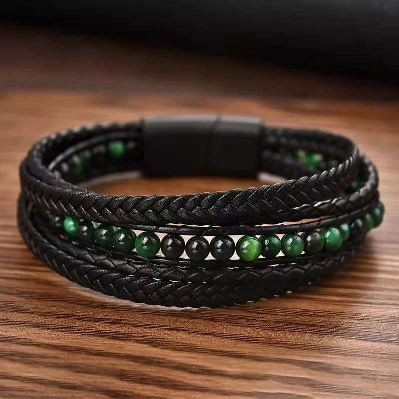 Pulseira masculina de cordão de couro com pedra vulcânica, um acessório estiloso e resistente para o homem moderno. Combine elegância e força. — foto 6