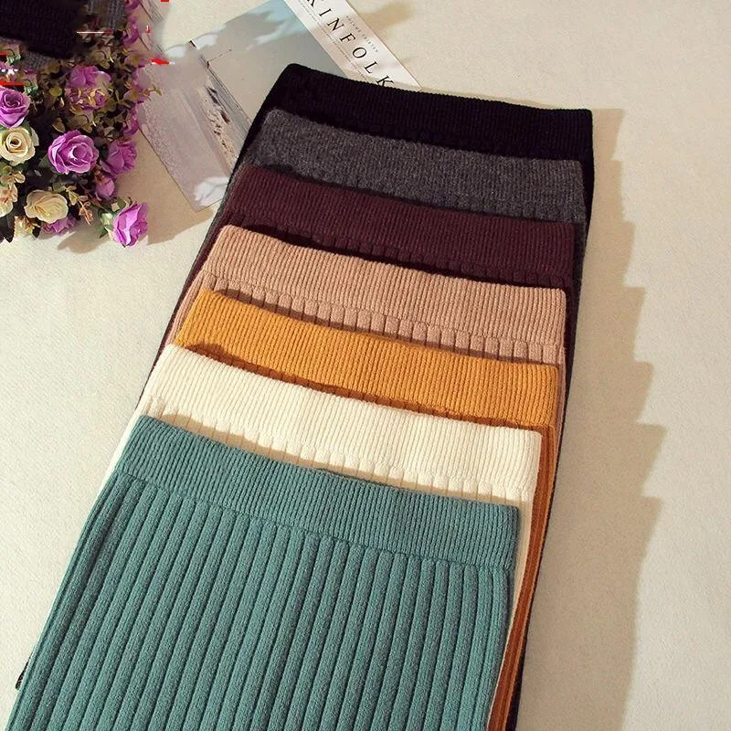 Korean Women's High-Waist Split Knit Skirt. Stylish and comfortable, perfect for a modern and feminine look, suitable fo — photo 4