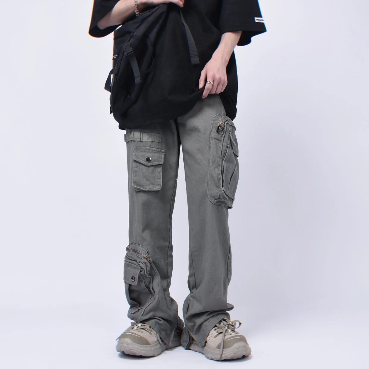 Pantaloni Cargo Uomo Retro Funzionali con Multitasche e Zip, Stile Vintage e Pratico per un Look Versatile e Adatto a Ogni Occasione — foto 5
