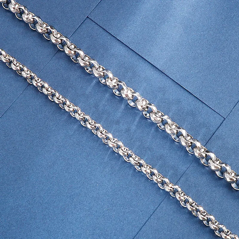 Pulseira masculina de aço titânio com superfície de corte múltiplo e corrente. Design moderno, resistente e ideal para uso diário. — foto 7