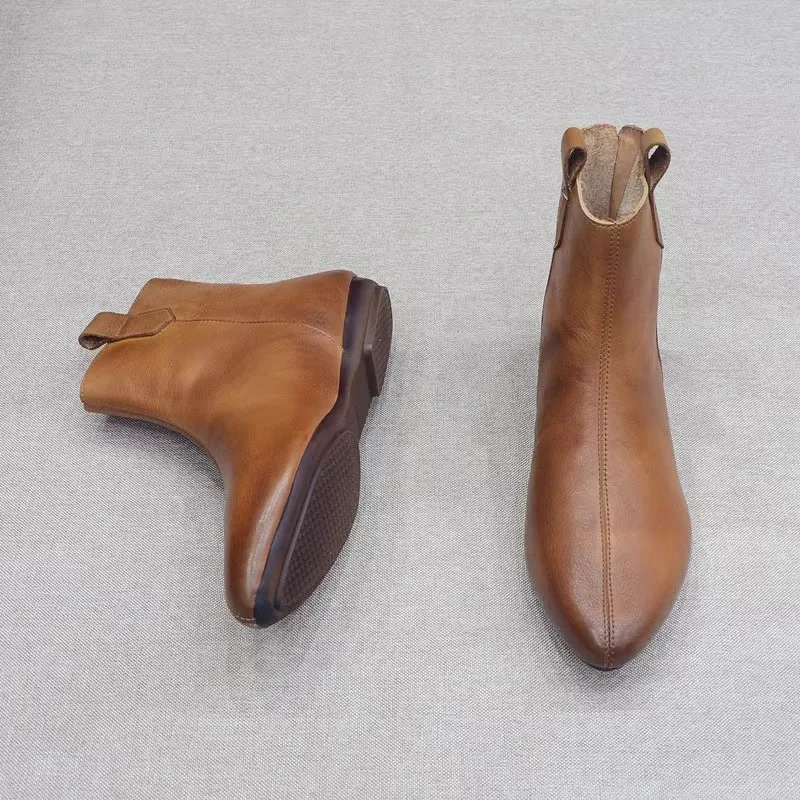 Women's soft leather retro pointed-toe ankle boots with a soft bottom, offering comfort and a classic, stylish look. — photo 6