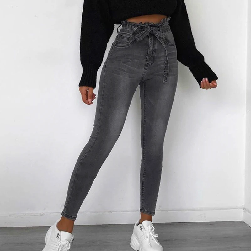 Jeans Bud de cintura alta con cinturón y color sólido ideales para un look elegante y cómodo durante todo el día. — foto 6