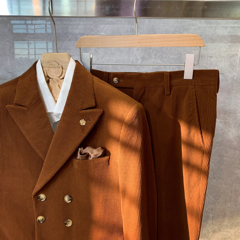 Man in suit jacket looks British in Korean fashion. Blend classic style with a modern twist for a sophisticated and uniq — photo 4