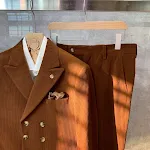 Man in suit jacket looks British in Korean fashion. Blend classic style with a modern twist for a sophisticated and uniq — photo 4