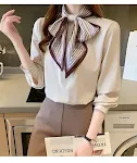 Camisa feminina de cetim listrada com laço, elegância e charme para realçar seu temperamento e estilo. Perfeita para um visual sofisticado e feminino. — foto 9