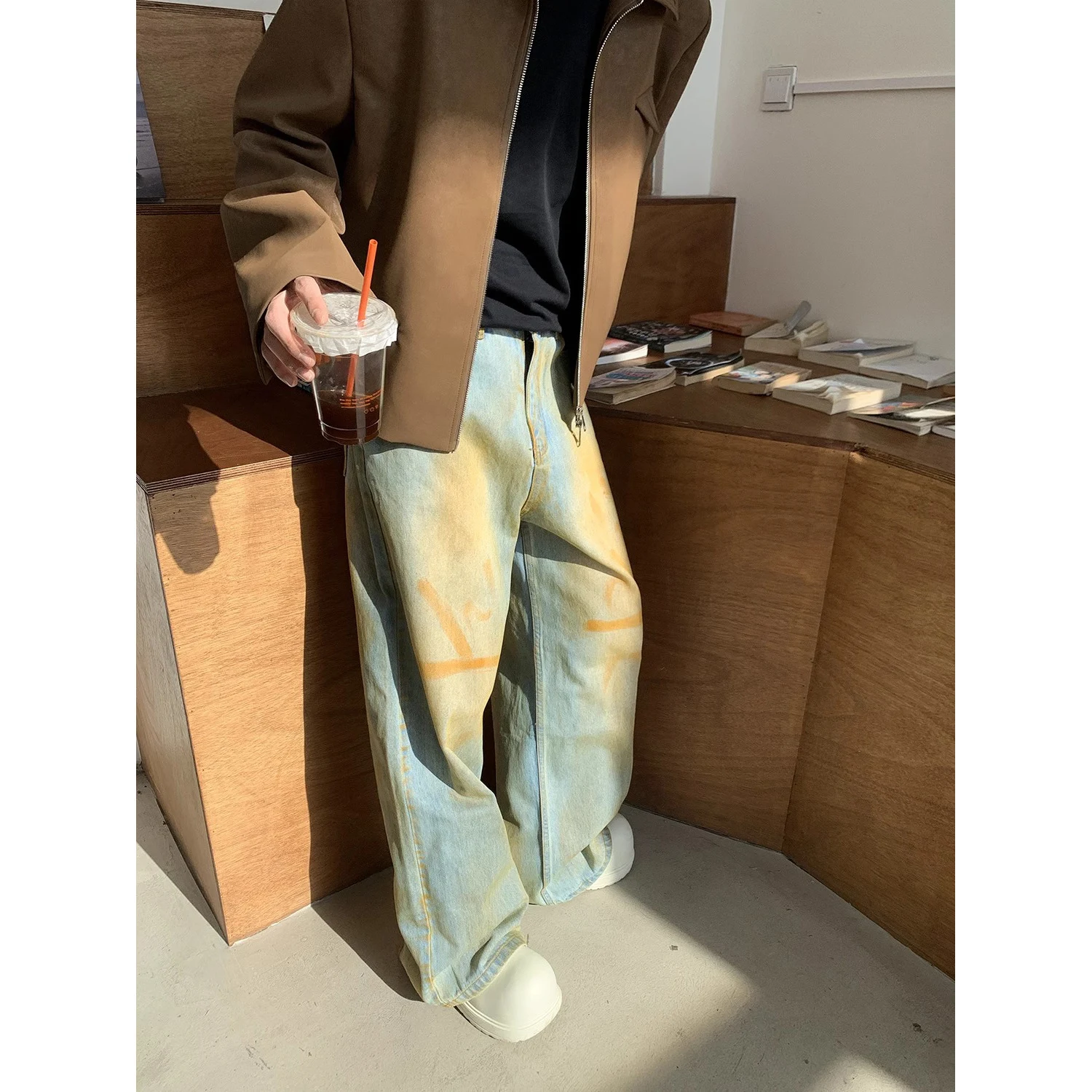 Fashion Wash Gradient Jeans voor Heren. Comfortabele en stijlvolle herenjeans met kleurverloop. Modern design en perfecte pasvorm. Ideaal voor casual looks. — foto 14