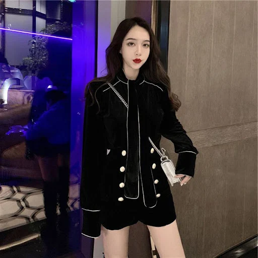 Title 5, Fashionable Online Celebrity Nifty Two-piece Suit