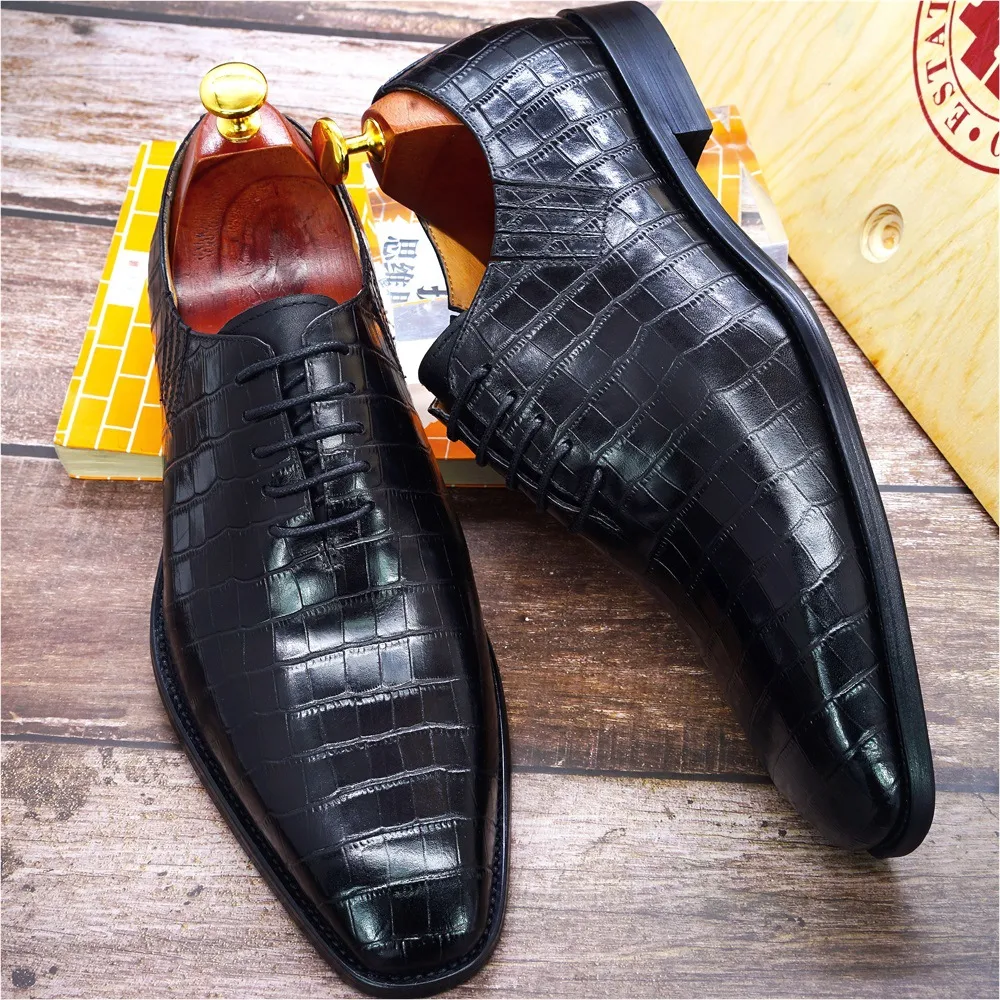 Scarpe formali in pelle con motivo a pesce in rilievo, eleganti per affari. Design sofisticato, comfort e stile per un look professionale impeccabile. — foto 5