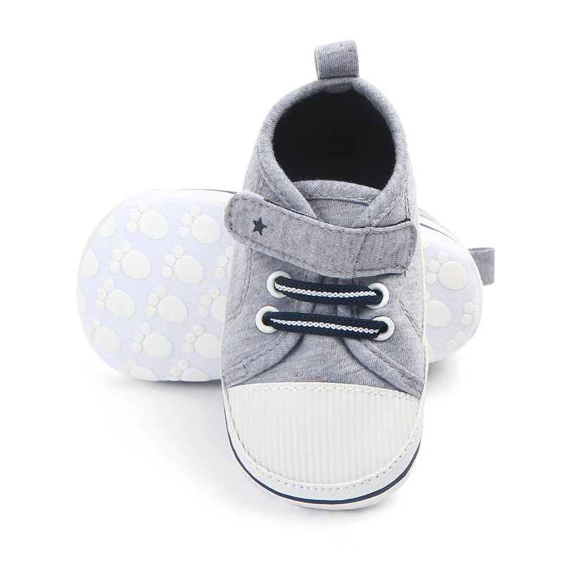 Sapatos infantis casuais com elástico, sola macia para caminhar, perfeitos para bebês. Conforto e segurança nos primeiros passos. — foto 2