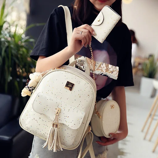 Title 6, Mochila feminina com borlas para viagens e laze...