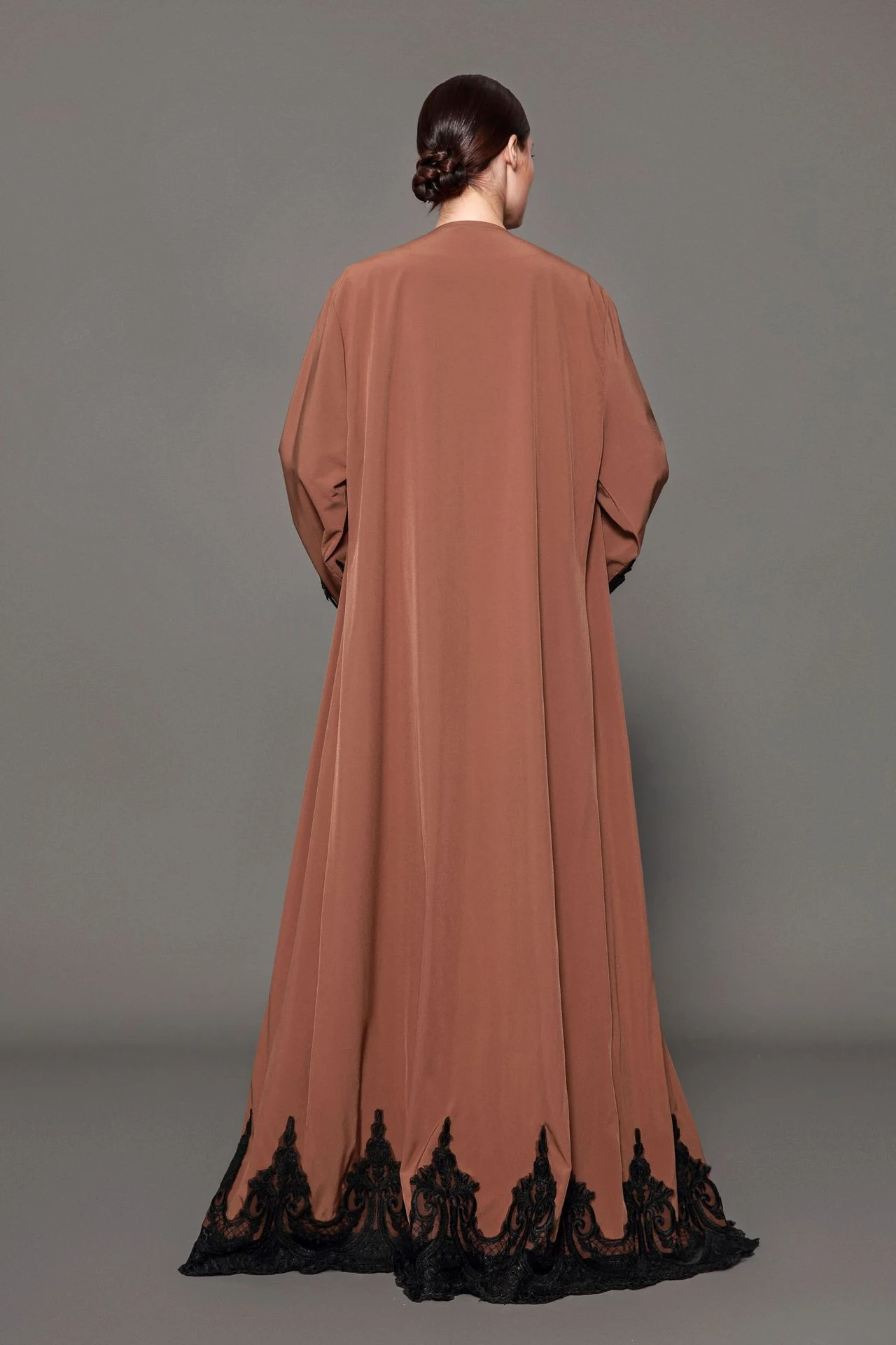 Peignoir Tendance Marron Foncé Taille Large Style Robe Parfait pour se détendre à la maison après le bain Confort et douceur — photo 3