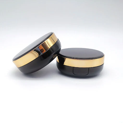 Title 2, Leere BB-Cream-Box mit Air Cushion für ein make...