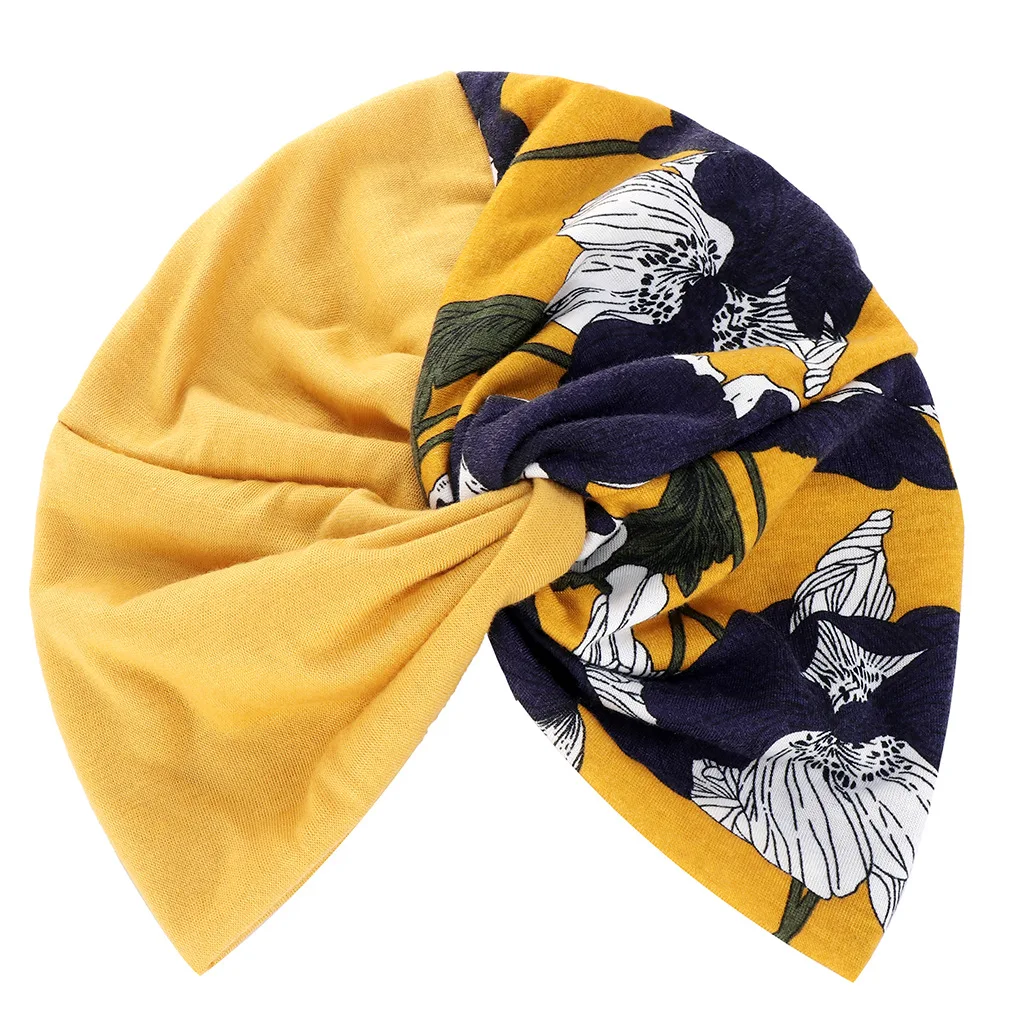 Title 22, Kleine Multicolor Snail Spiral Bandana Hoed. Be...