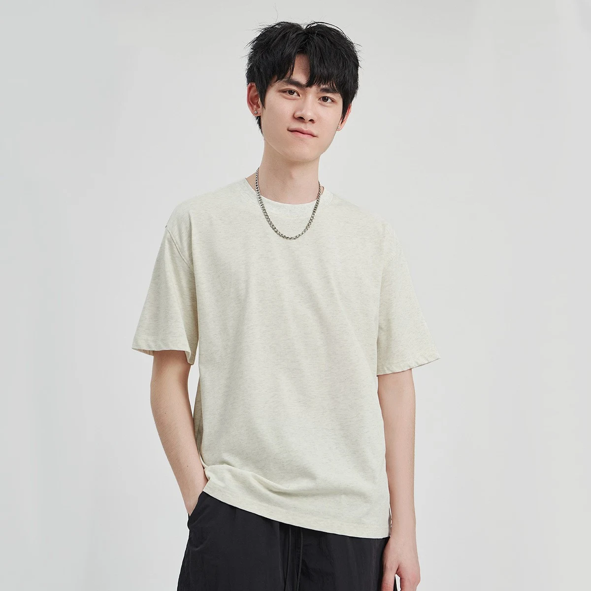 Solid color loose casual short sleeve men's shirt. Comfortable and perfect for everyday wear, offering a relaxed and eff — photo 5