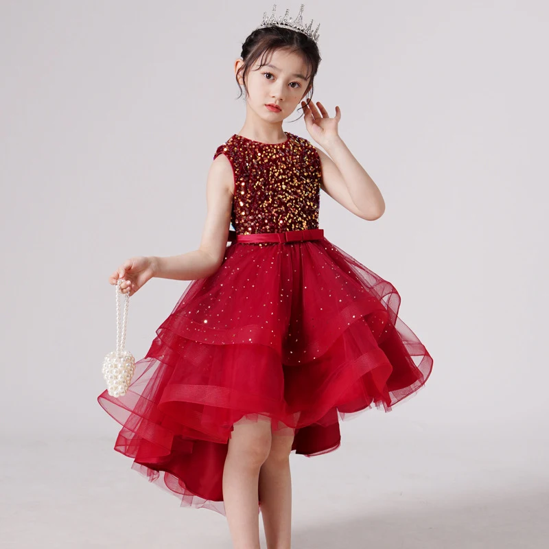 Mono con lentejuelas de moda y falda larga con cola para un look elegante y llamativo. Perfecto para eventos especiales y fiestas. — foto 11