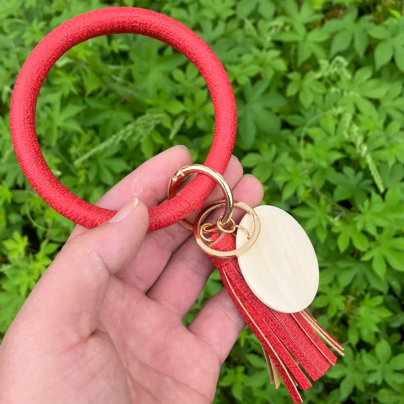 Pulseira de couro Ano do Tigre com pingente de franja de zebra. Um acessório estiloso e sofisticado, perfeito para o seu pulso. — foto 21