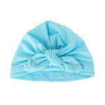 Tiara de bebê com nó em cores sólidas Proteção solar e estilo para seu pequeno. Conforto e maciez para a cabeça do bebê. Ideal para o dia a dia. — foto 3