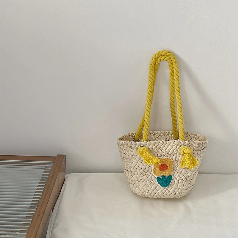 Bolsa Mensageiro Infantil de Palha Tricotada à Mão. Artesanal, Leve e Ideal para Crianças Levarem Seus Brinquedos e Pertences com Estilo. — foto 17