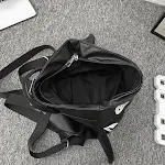 Mochila de Tubarão Personalizada de Moda Feminina. Leve tudo com você com estilo e originalidade. Perfeita para o seu dia a dia. — foto 11