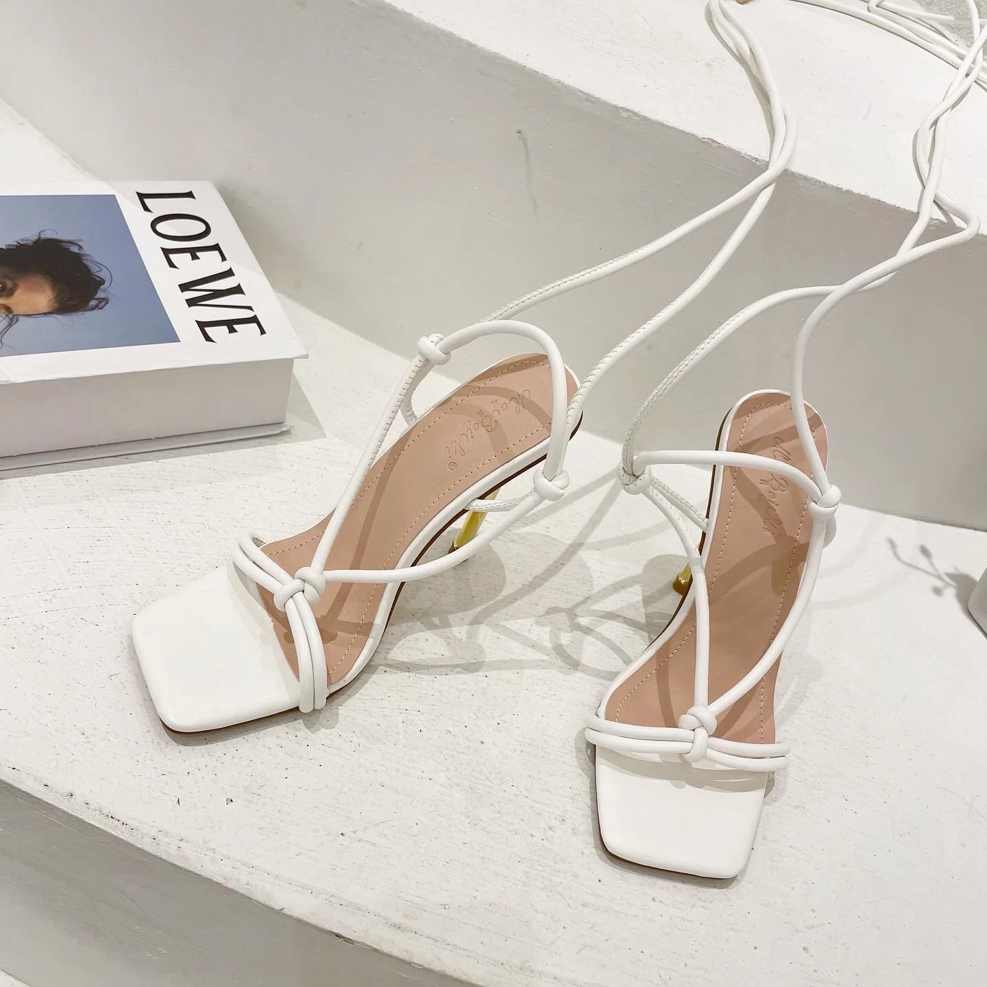 Neue Römersandalen mit Schnürung Stilvolle Sommerschuhe für Damen Bequem und Atmungsaktiv Perfekt für Strandurlaub oder Stadtbummel — foto 1