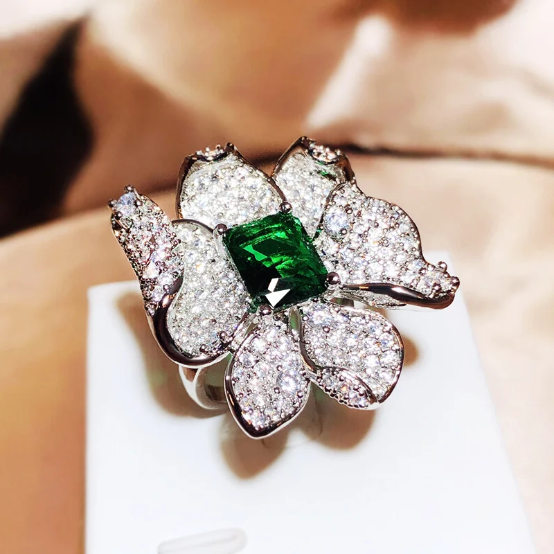 Title 1, Anel de Flor Pétala Design Especial com Diamant...