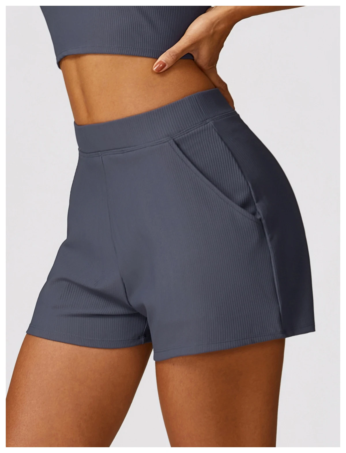 Losse sportshorts sneldrogend voor yoga, hardlopen en training. Comfortabele en ademende shorts voor optimale bewegingsvrijheid. — foto 28