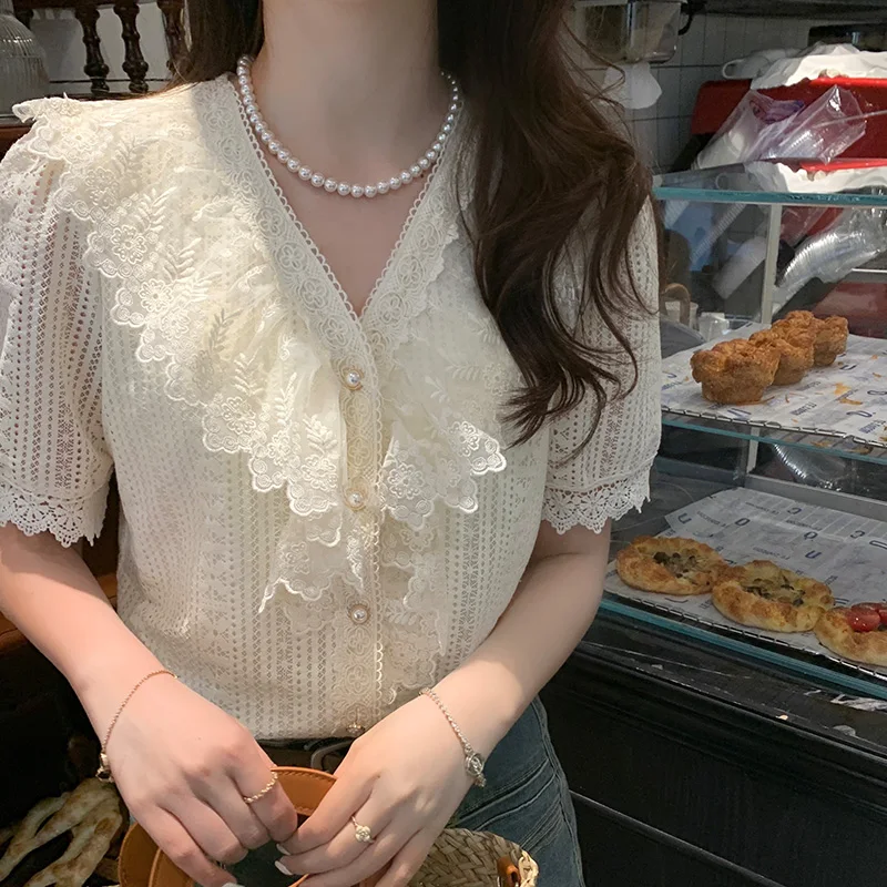 Ruffled V-neck Bubble Short Sleeve Lace Shirt — photo 3
