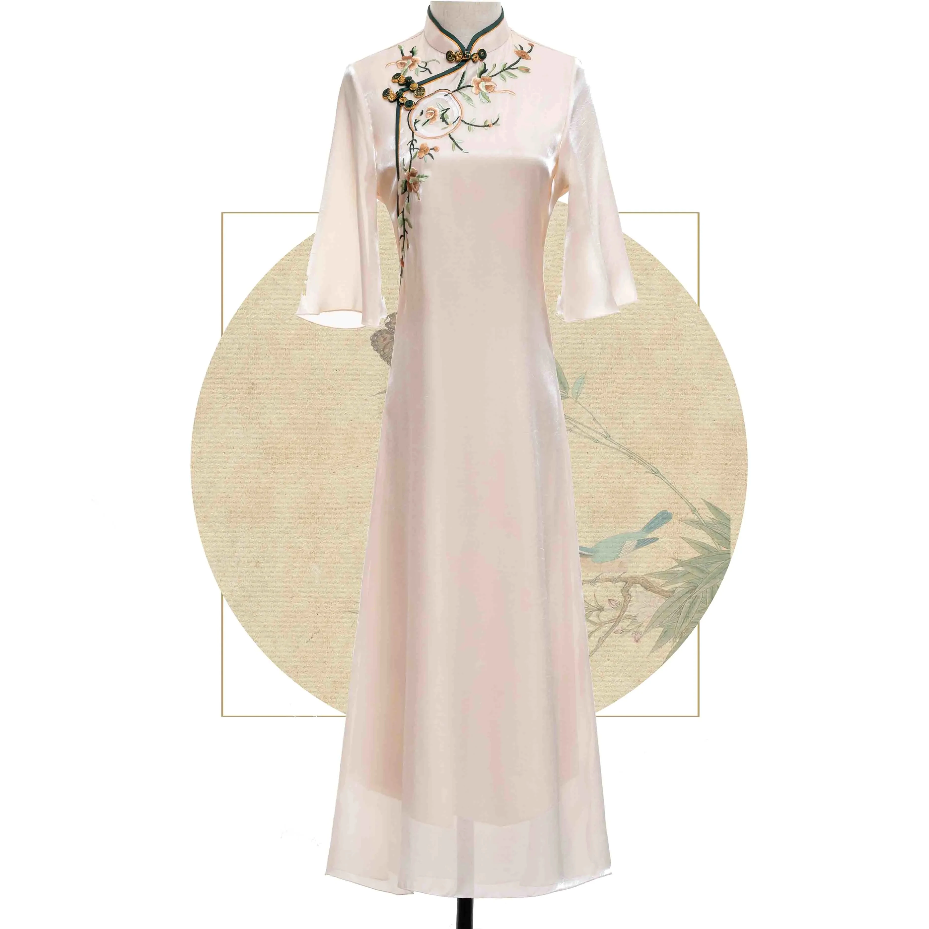 Title 5, Bordado em flor de pêssego bege Disco Cheongsam