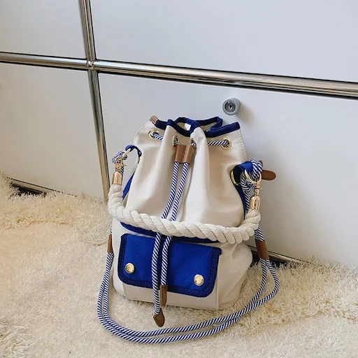 Title 2, Womens Handbag, Shoulder, Cross-body and Bucke...