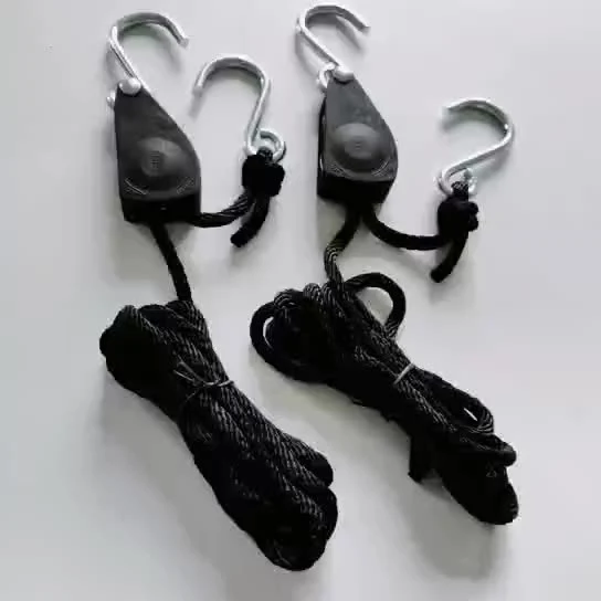 Metall-Seilspanner mit Umlenkrolle zum Heben und Spannen von Lampen. Ermöglicht sicheres Heben und präzises Justieren. — foto 4