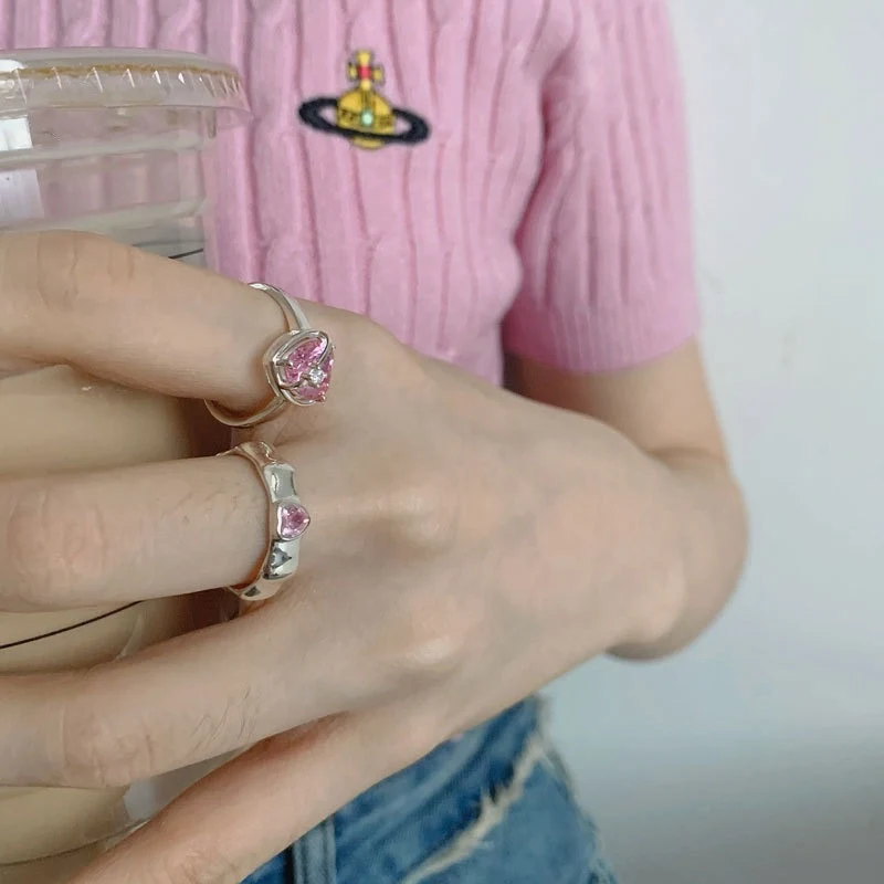 Anel de zircônia com coração Fashion Loving para mulheres. Um acessório que combina amor e moda, brilhante e elegante. Perfeito para looks charmosos. — foto 12