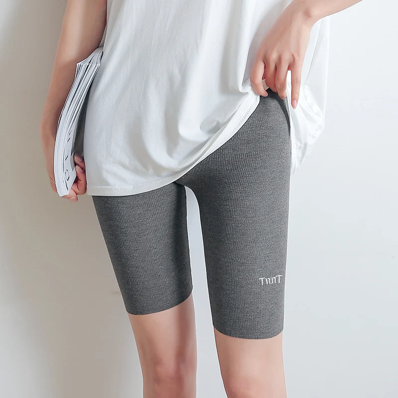 Leggings finas femininas de cinco pontos com cintura alta e elástico, vestuário externo para conforto e estilo. — foto 7