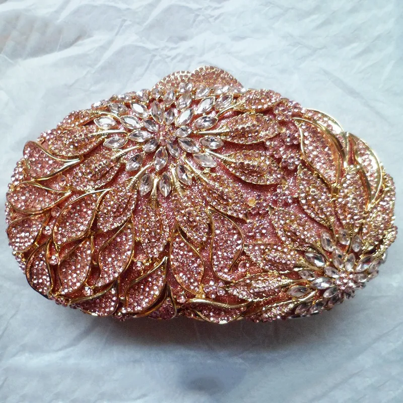 Clutch feminina fashion com strass coloridos e recortes, ideal para festas e eventos especiais, adicionando glamour ao visual. — foto 8