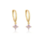 Brincos geométricos de flor com strass multicoloridos. Adicione brilho e estilo a qualquer look com esses brincos deslumbrantes. — foto 11