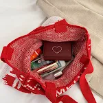 Bolsas de mão de lã tricotadas à mão, charmosas e aconchegantes. Leve seus itens essenciais com elegância e toque artesanal único. — foto 1