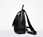 Mochila de couro macio trançado. Elegância e praticidade no seu dia a dia. Confortável e espaçosa para transportar seus pertences com estilo e segurança. — foto 6