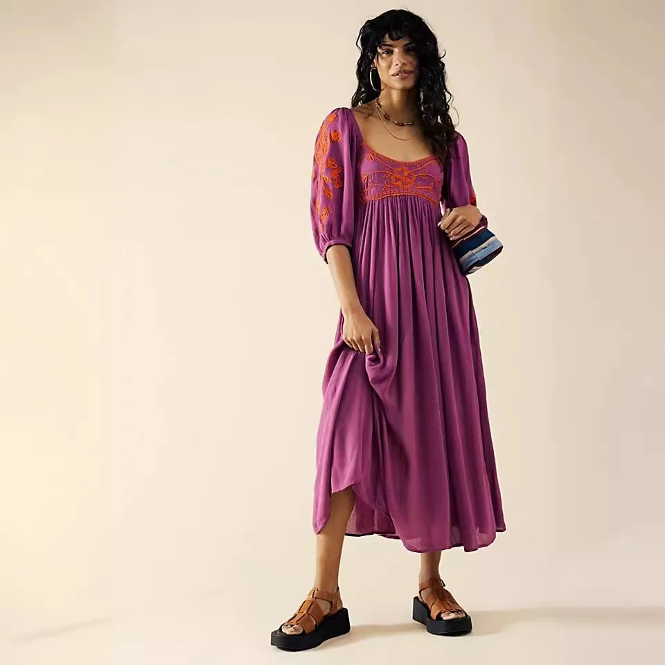 Vestido boêmio com bordado vintage estilo férias grátis — foto 1