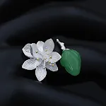 Anel de lótus de jade e prata esterlina vintage. Joia elegante e atemporal. Design delicado e sofisticado. Perfeito para um visual charmoso e natural. — foto 3