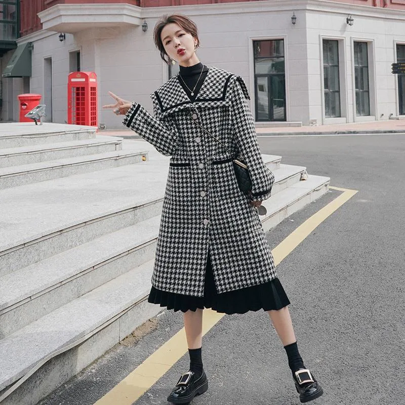 Title 6, Winter Loose Navy Collar Woolen Coat, a warm an...