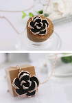 Conjunto de joias Camélia popular, brincos, colar e anel, perfeito para adicionar elegância e sofisticação ao seu visual em qualquer ocasião. — foto 2