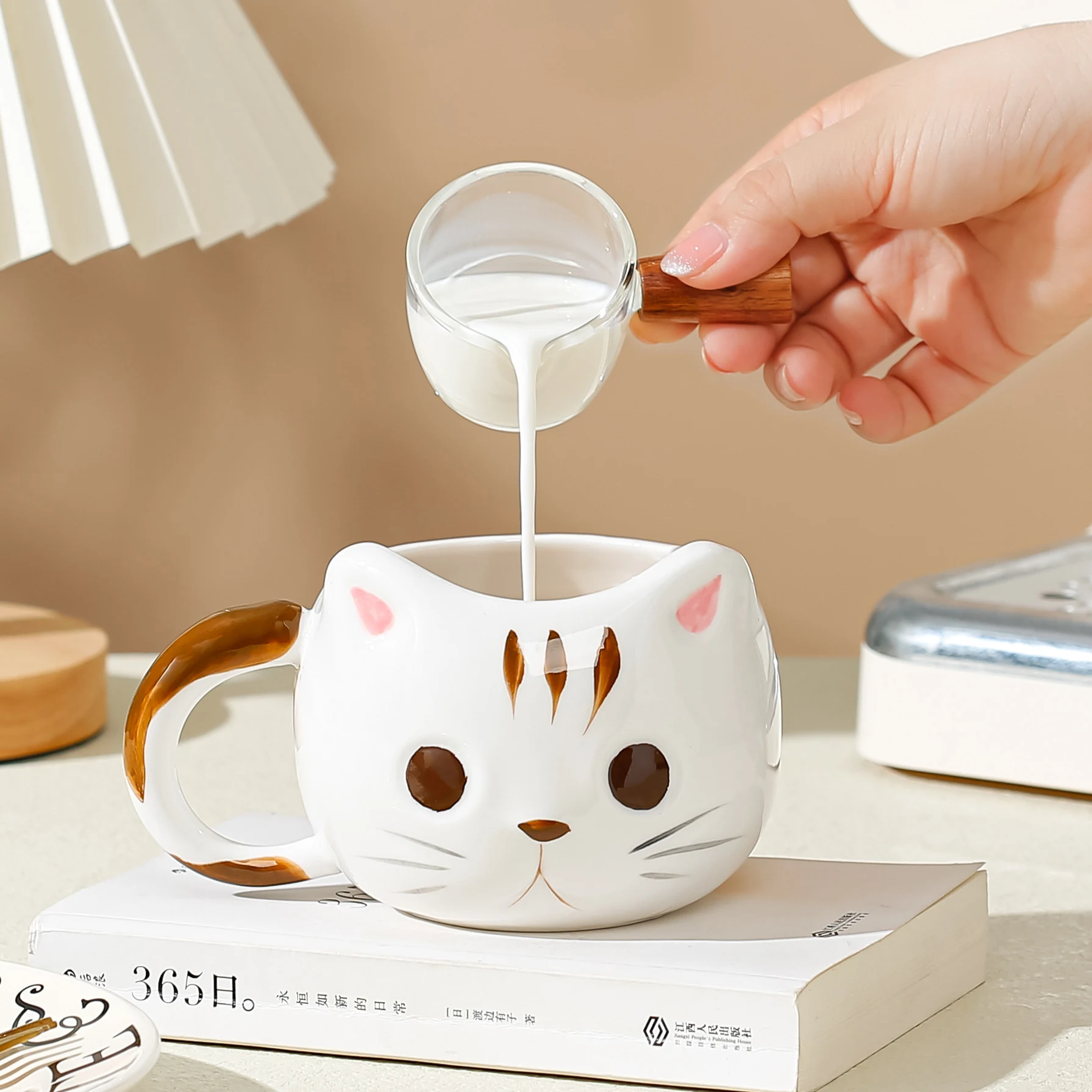 Cute Hand-painted Cat Mug. Enjoy your favorite drinks with this adorable and unique mug, perfect for cat lovers. The ide — photo 7