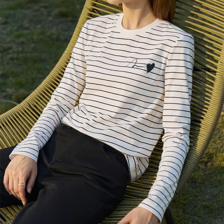 Unlined upper garment jacket with round collar, long sleeves, and love bead details. Comfortable and stylish outerwear. — photo 3
