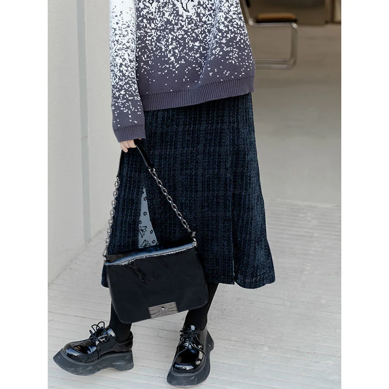 Dames midirok met hoge taille, afslankend effect, flatteert de figuur en creëert een slanke look, ideaal voor een stijlvolle en comfortabele outfit — foto 8