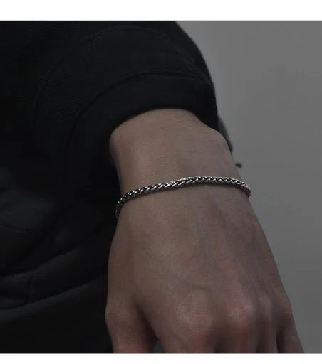 Title 3, Bracciale in argento sterling dallaspetto inve...
