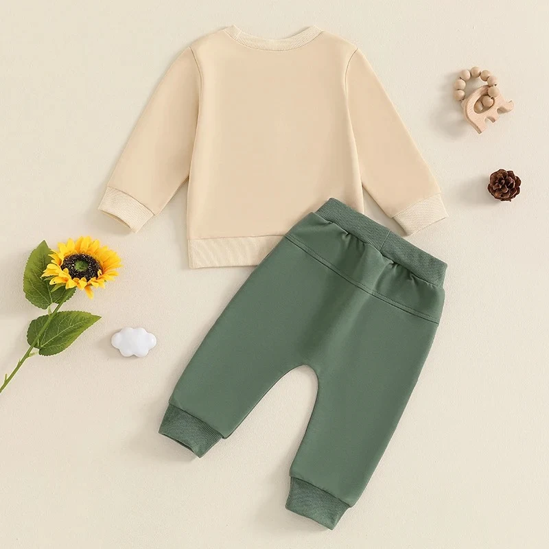 Macacão infantil com estampa floral de trator, manga longa, ideal para brincar com conforto e estilo, perfeito para diversas atividades diárias. — foto 1